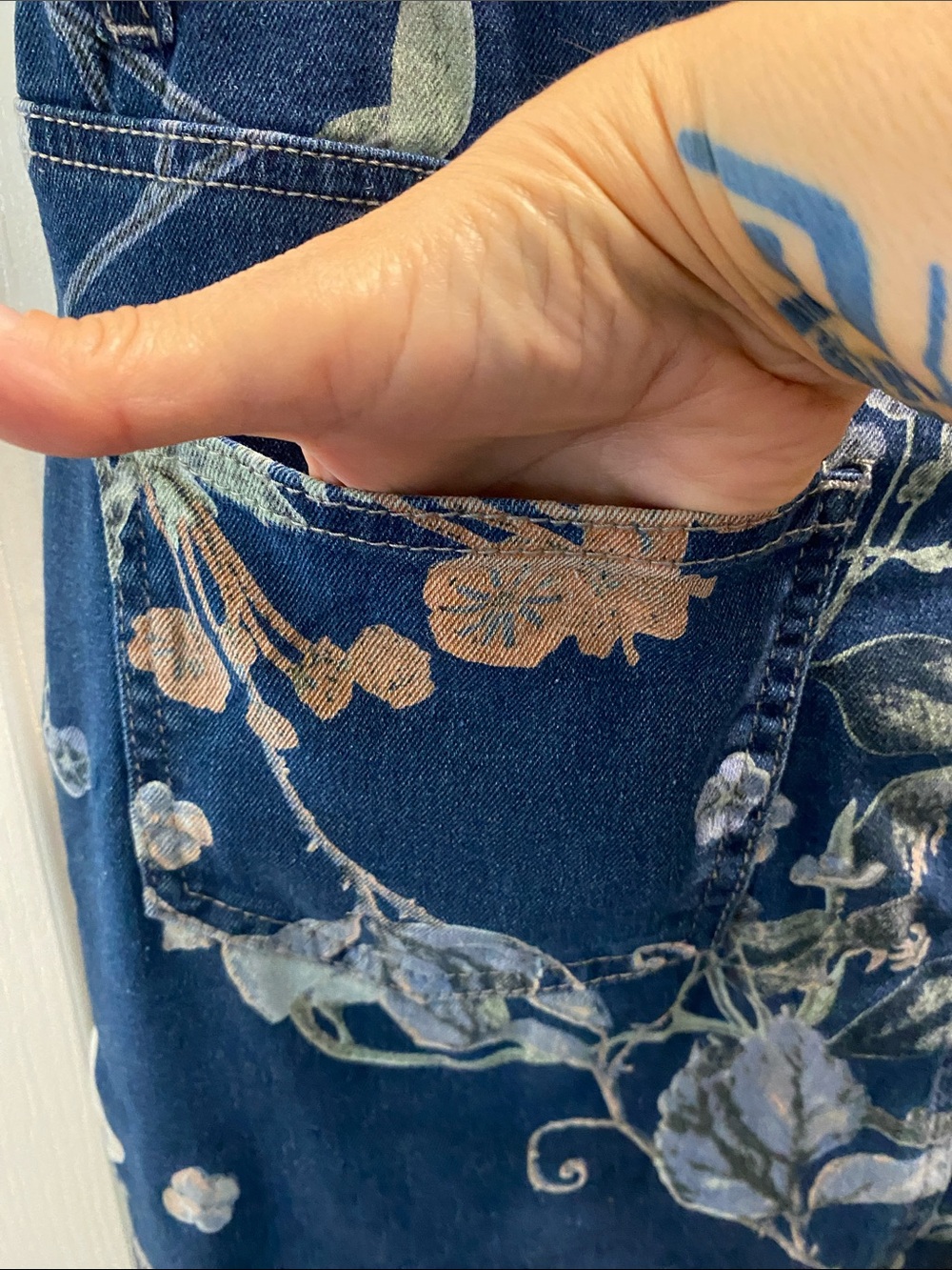 Floral Midi Skirt in Navy Blue - Picture 4 of 5
